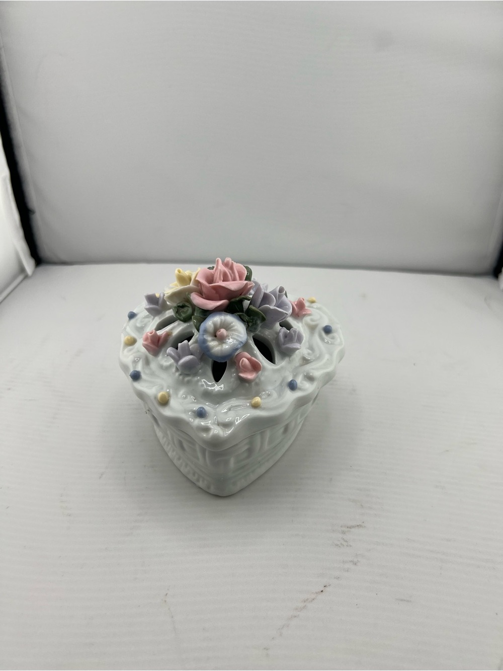Porcelain Heart Shaped Trinket Jewelry Box Lid Pastel Floral Bouquet Lattice
